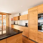 The Terrace - Grindelhomes 그린델발트